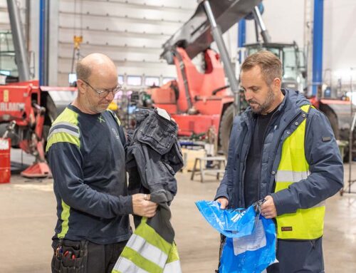 Använda arbetskläder får nytt liv